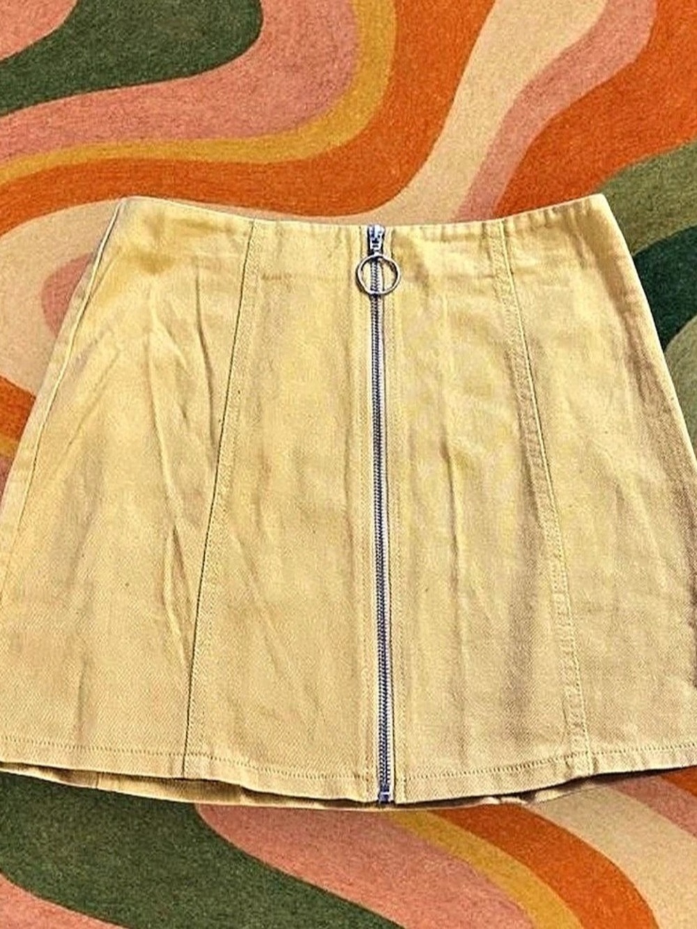 ‘Chloe & Katie’ Frontzip Ring Pull Yellow Mini Skirt